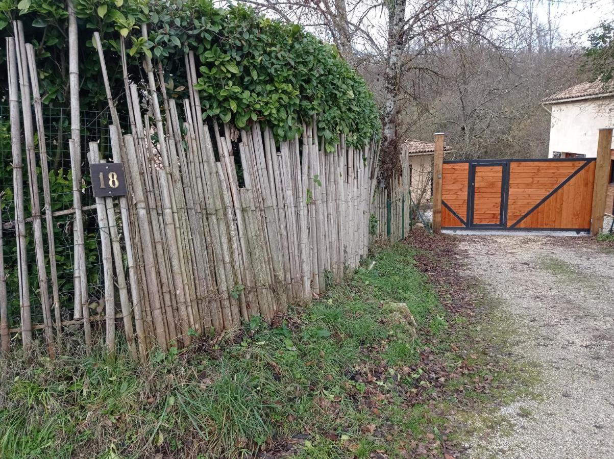 Gite Zen Dans Les Bois Blesignac Exterior foto