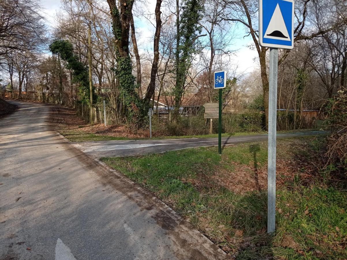 Gite Zen Dans Les Bois Blesignac Exterior foto