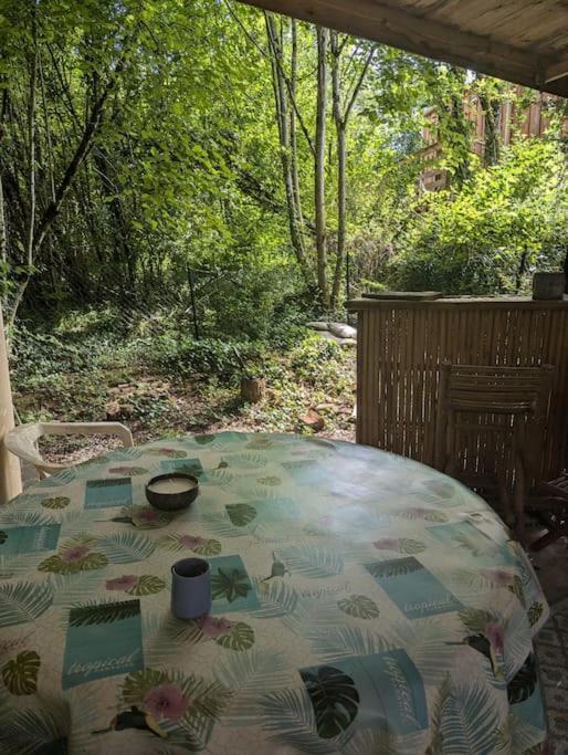 Gite Zen Dans Les Bois Blesignac Exterior foto