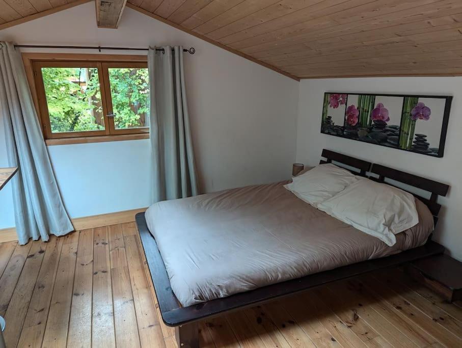 Gite Zen Dans Les Bois Blesignac Exterior foto